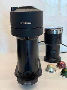 NESPRESSO VERTUO NEXT+вспениватель молока AEROCCINO XL (1 фото из 4)