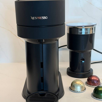 NESPRESSO VERTUO NEXT+вспениватель молока AEROCCINO XL