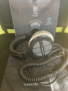 Beyerdynamic DT 990 PRO (2 фото из 3)
