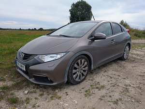 Honda Civic 2013 (1 фото из 15)