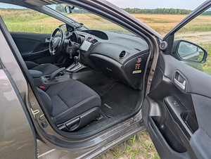 Honda Civic 2013 (9 фото из 15)