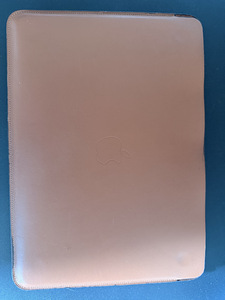 MacBook Pro 13" M1 / Space Gray + Original Apple LeatherCase (5 foto / 7)