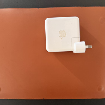 MacBook Pro 13" M1 / Space Gray + Original Apple LeatherCase