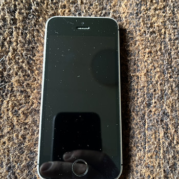 iPhone SE, 64 ГБ