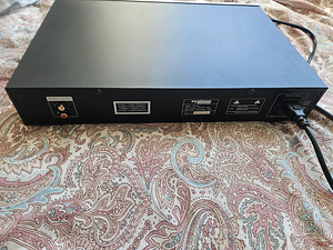 CD-плеер SYSTEM FIDELITY CD-270 (9 фото из 10)