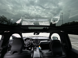Volvo XC60 (10 фото из 10)