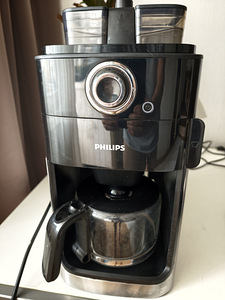 Кофеварка с кофемолкой Philips Grind & Brew HD7769 (2 фото из 5)