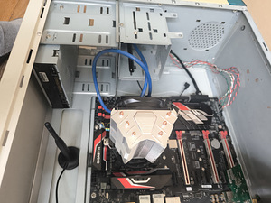 Z170 +I7 6700+R9 390x 8gb (6 фото из 10)