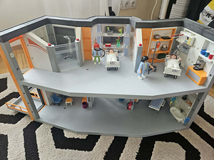 Playmobil City Life suur haiglakompleks (1 foto / 4)