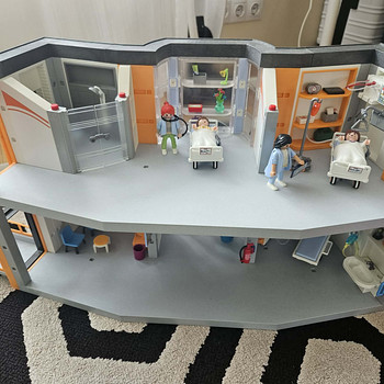 Большой больничный комплекс Playmobil City Life