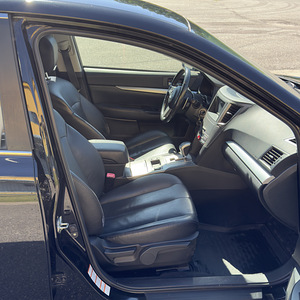 Subaru Legacy (6 фото из 10)