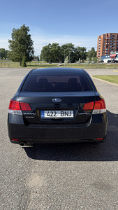 Subaru Legacy (10 фото из 10)