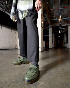 Dr. Martens Adrian лоферы с кисточками из гладкой кожи с жёлтой строчкой (5 фото из 8)