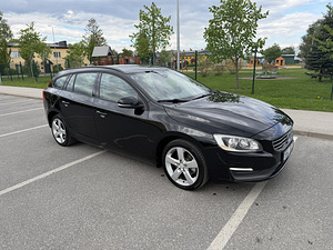 Volvo V60 (2 фото из 13)