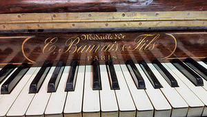 Antiikne pianino (1 foto / 1)