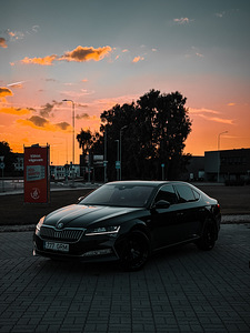 Skoda Superb Laurin & Klement (6 фото из 13)