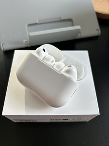 AirPods Pro 3 (4 фото из 4)