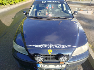 Volvo v70 2.4 d5 120kw (2 foto / 7)
