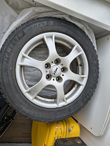 Зимняя резина на дисках 205/55 r16 (1 фото из 6)