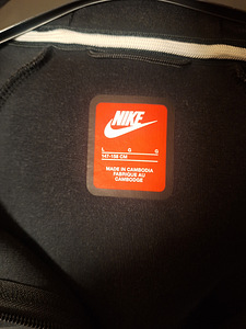 Nike (2 фото из 2)