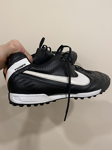 Nike jalgpallijalatsid (2 foto / 7)