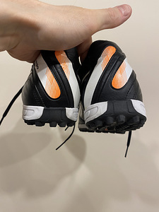Nike jalgpallijalatsid (3 foto / 7)
