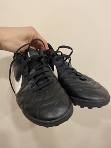 Nike jalgpallijalatsid (4 foto / 7)