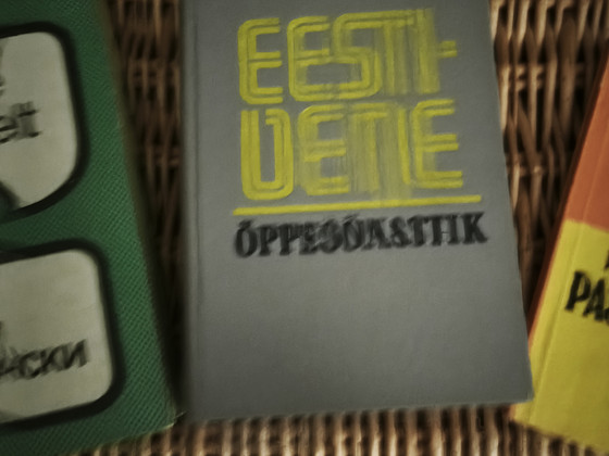 Eesti keele õppe raamatud