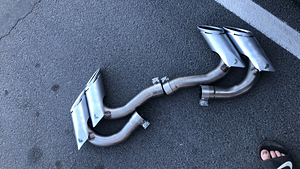 Lamborghini Urus originaal OEM summutiotsad – UUED – 4 tk (1 foto / 6)
