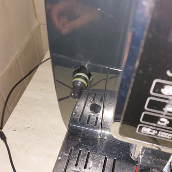 DeLonghi Dinamica ECAM350.55.B — varuosadeks või remontimiseks