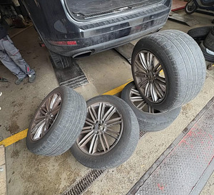 Erilaiused valuveljed R20 rehvidega Goodyear Eagle F1 (5×1 (3 foto / 3)