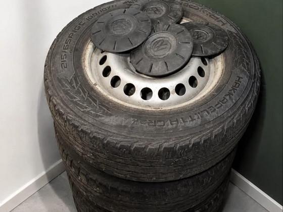 Volkswageni terasveljed R16 rehvidega Hankook 215/65 R16C
