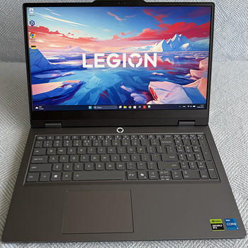 Lenovo LOQ 15IRX11 RTX 5050 1TB SSD