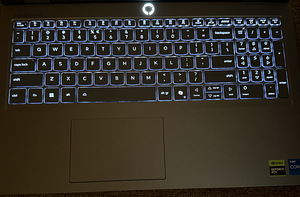 Lenovo LOQ 15IRX11 RTX 5050 1TB SSD (2 foto / 9)