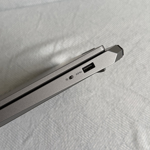 Lenovo LOQ 15IRX11 RTX 5050 1TB SSD (8 foto / 9)