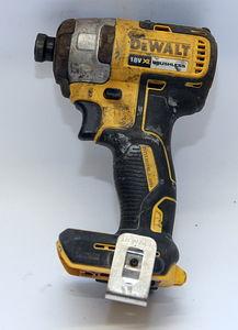 Trell Dewalt DCF887 205 Nm 3250 RPM (2 foto / 2)