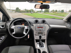 Ford Mondeo дизель автомат (9 фото из 11)