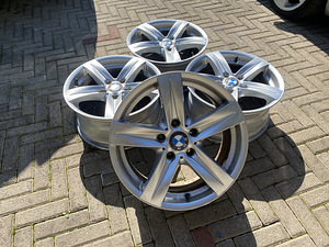 Литые диски BMW 5x120 (1 фото из 3)