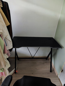 Huzaro 1.4 Mänguri laud/Gaming Desk/Игровой стол (1 фото из 2)