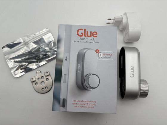 Glue Smartlock Tark ukselukk äpist avatav