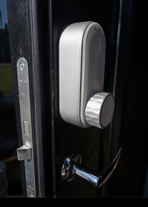 Glue Smartlock Tark ukselukk äpist avatav (8 foto / 9)