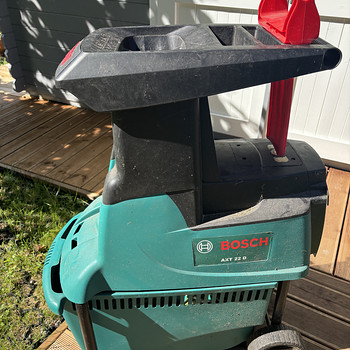 Измельчитель веток Bosch AXT 22 D