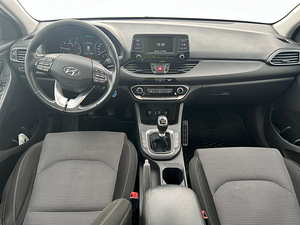 Hyundai i30 1.6 crdi универсал 2018 г. (10 фото из 14)