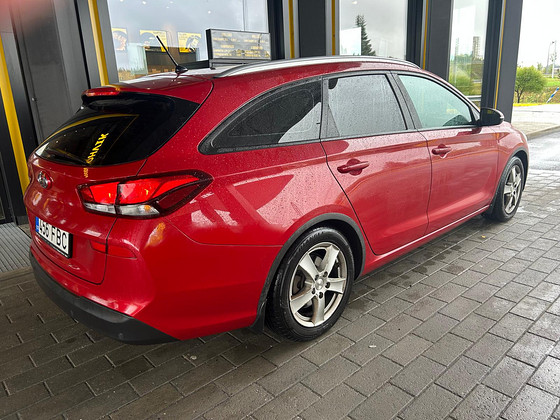 Hyundai i30 1.6 crdi универсал 2018 г.