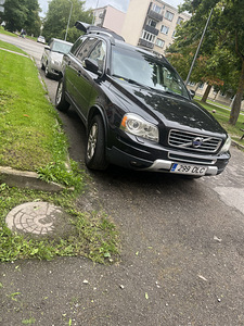 Volvo XC90 (2 фото из 6)