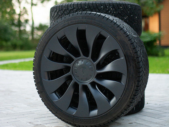 Tesla Model Y 21” Überturbine valuveljed