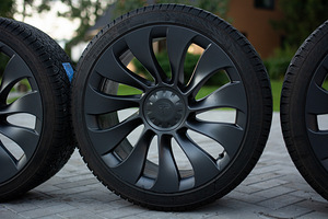 Tesla Model Y 21” Überturbine valuveljed (6 foto / 7)