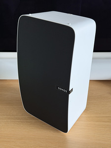 Sonos Play 5 gen2 White, juhtmevaba kodukõlar (2 foto / 5)
