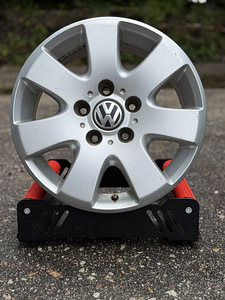 16" Volkswagen originaalveljed 5x120 (Transporter Multivan) (1 foto / 9)