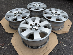16" Volkswagen originaalveljed 5x120 (Transporter Multivan) (2 foto / 9)